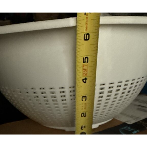 Vintage XL Pasta Colander Strainer Discontinued Square Round White Plastic 15x13 - Picture 8 of 8